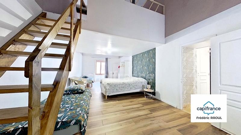 Propriété - 259 m² - 8 pièces