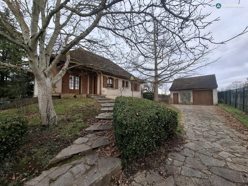 Maison traditionnelle - 149 m² - 5 pièces