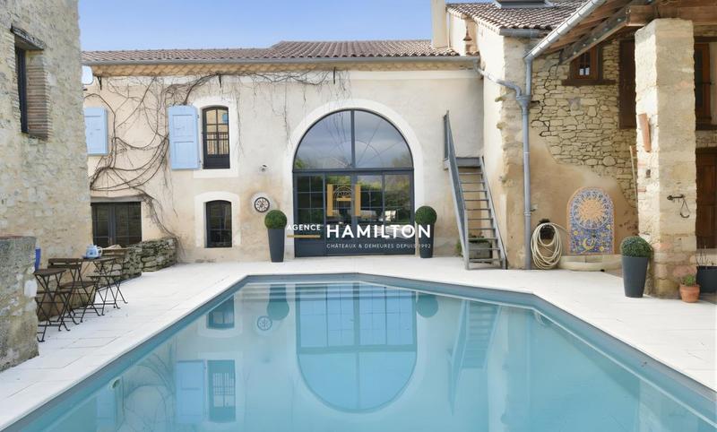 Propriété - 399 m² - 11 pièces