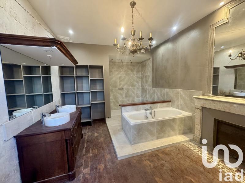 Maison - 300 m² - 10 pièces