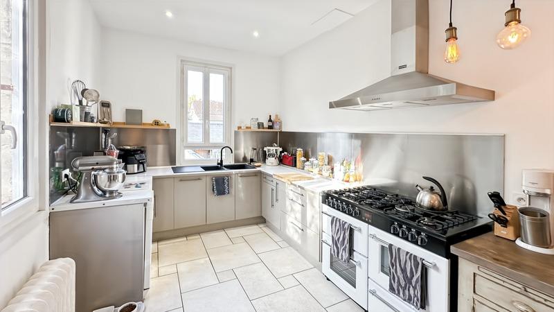 Maison bourgeoise - 240 m² - 8 pièces