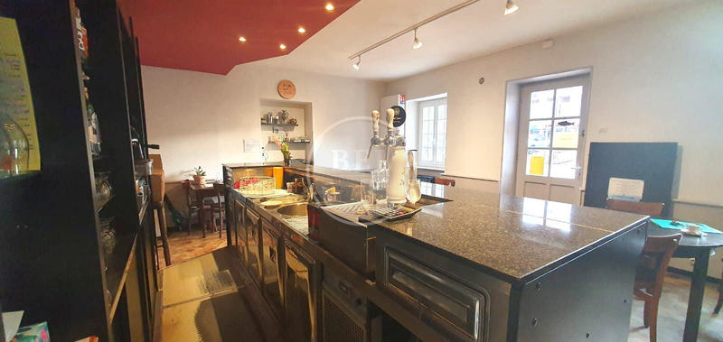 Local commercial - 118 m² - 4 pièces