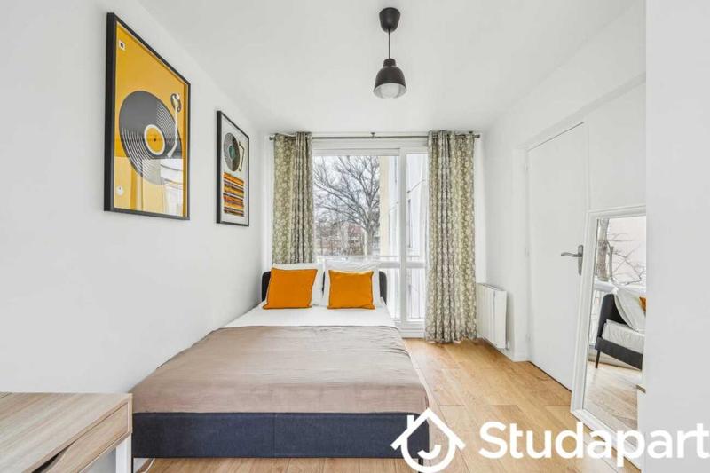 Chambre - 10 m² - 1 pièce