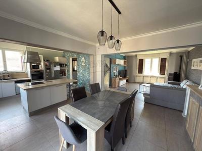 Maison - 137 m² - 6 pièces