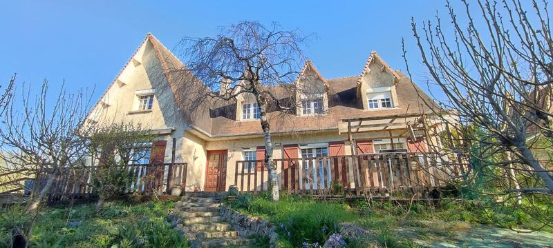 Maison - 230 m² - 10 pièces