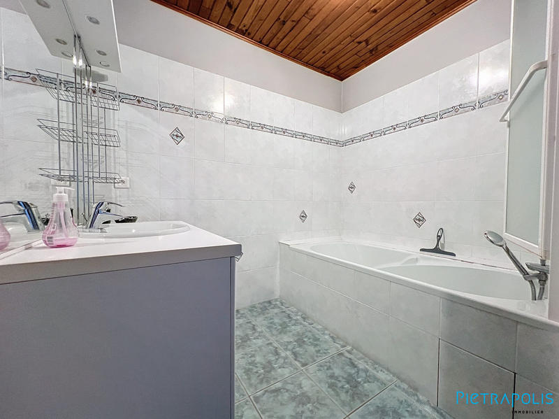 Maison ancienne - 247 m² - 13 pièces