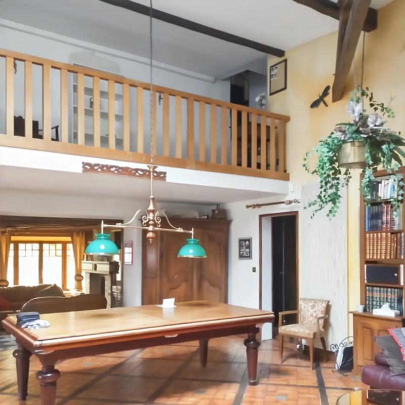 Maison - 211 m² - 7 pièces