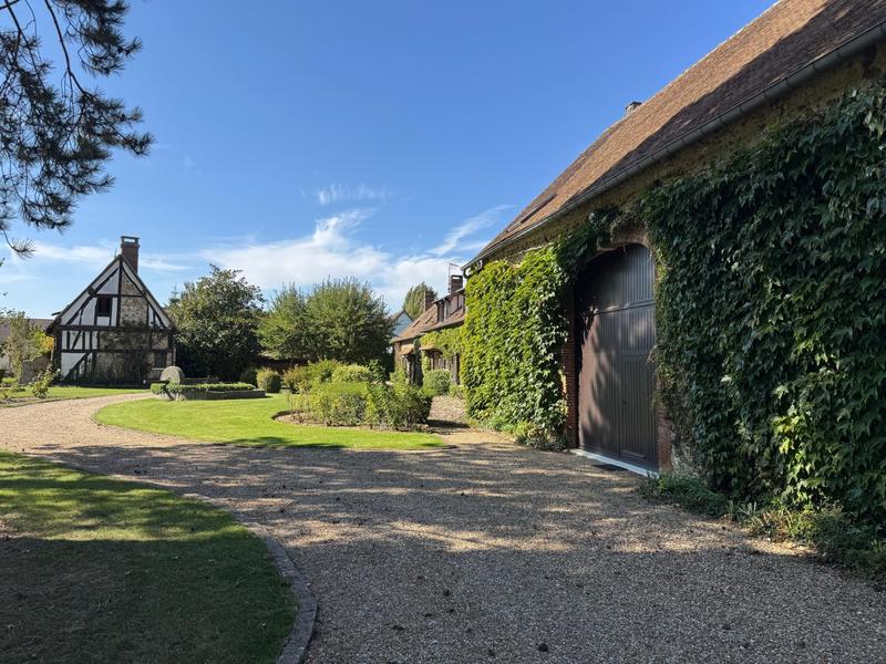 Maison ancienne - 303 m² - 8 pièces