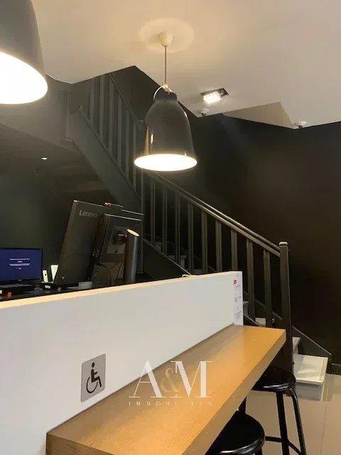 Local commercial - 90 m² - 3 pièces
