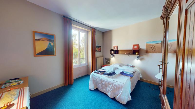 Maison - 201 m² - 7 pièces