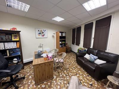 Local d'activités - 350 m² - 11 pièces