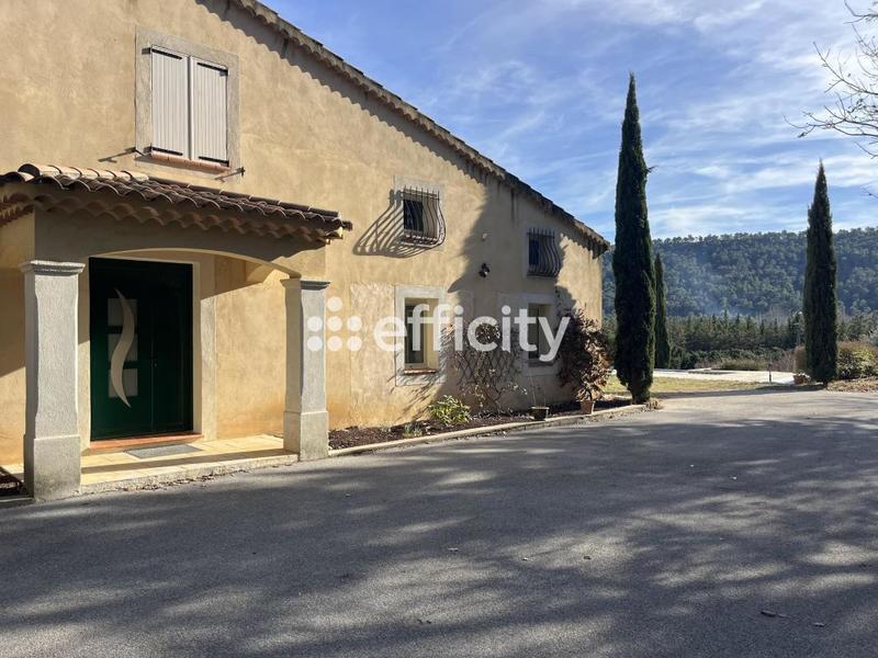 Maison - 257 m² - 7 pièces