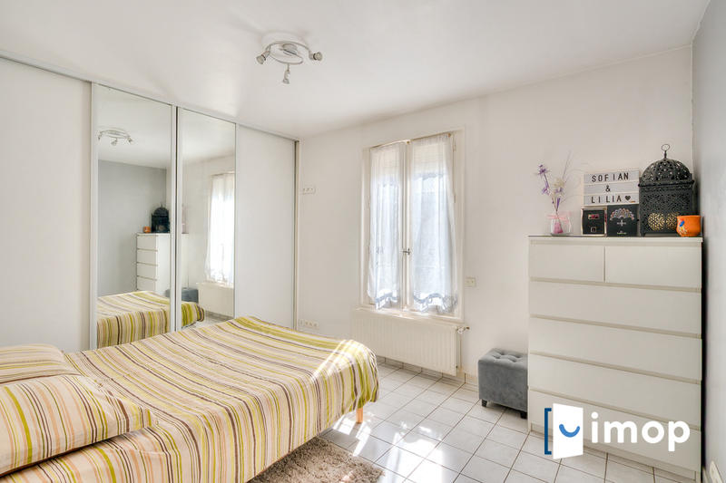 Maison - 182 m² - 8 pièces