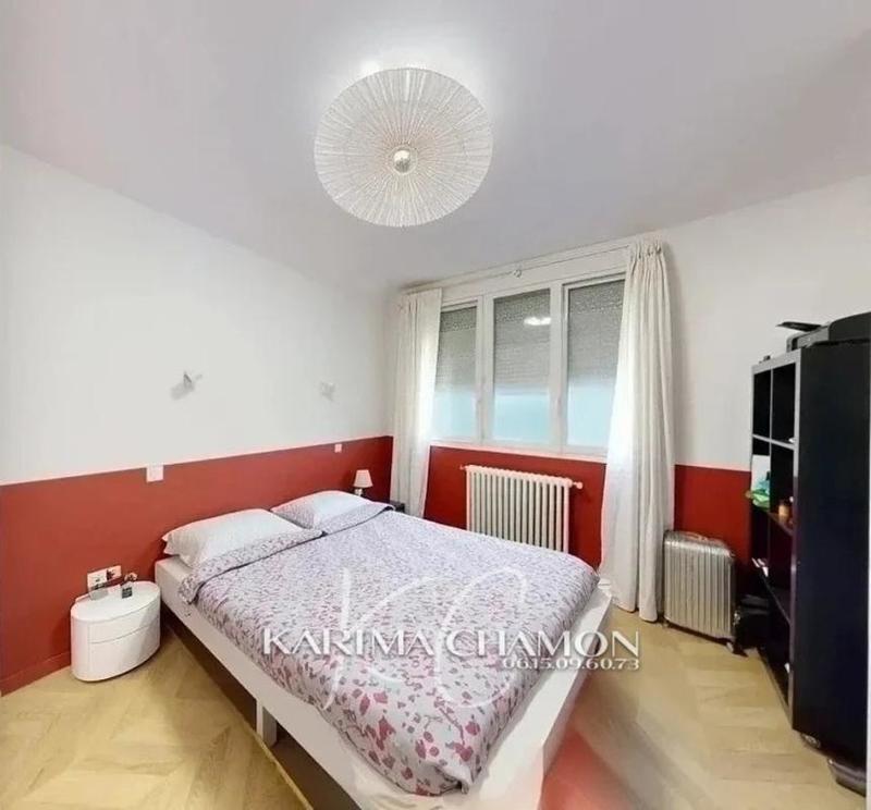 Pavillon - 240 m² - 6 pièces