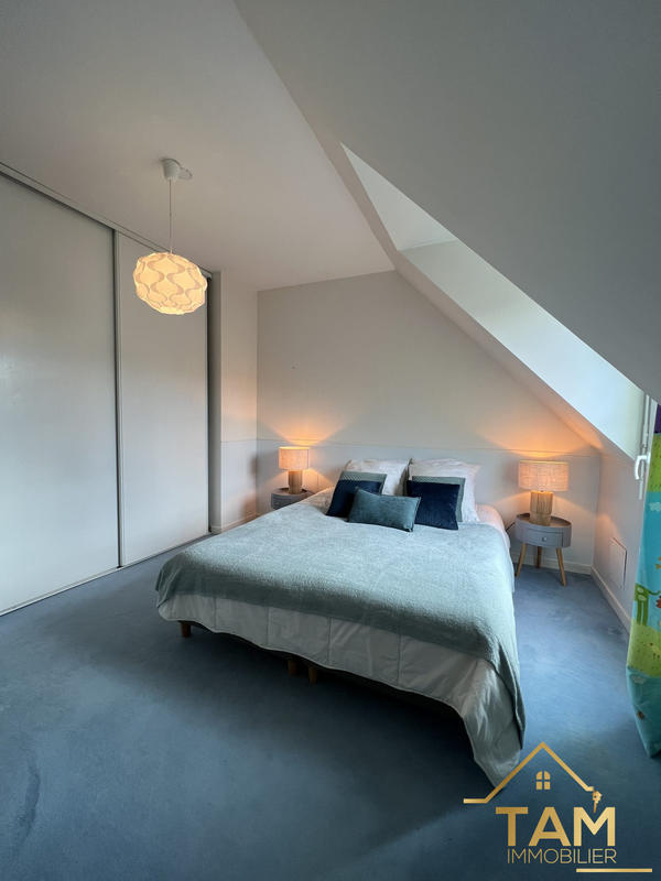 Maison traditionnelle - 216 m² - 9 pièces