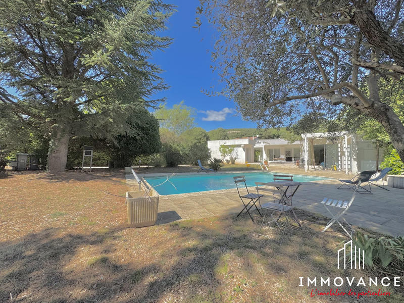 Maison contemporaine - 220 m² - 5 pièces