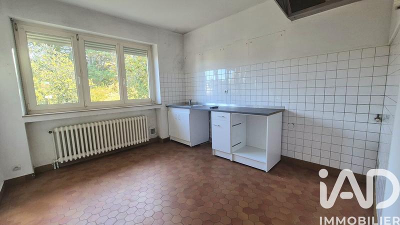 Maison - 180 m² - 9 pièces