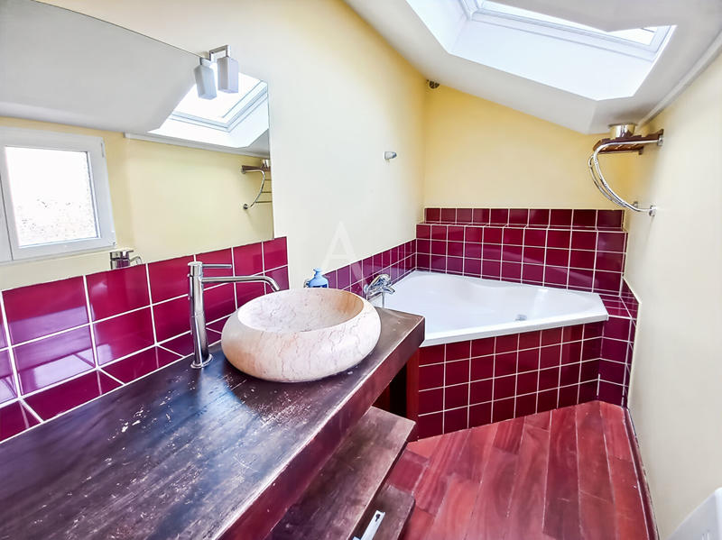 Maison - 137 m² - 7 pièces