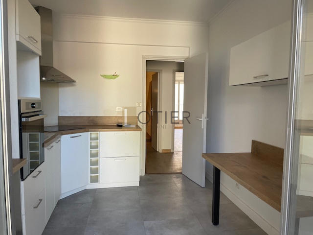 Appartement - 93 m² - 3 pièces