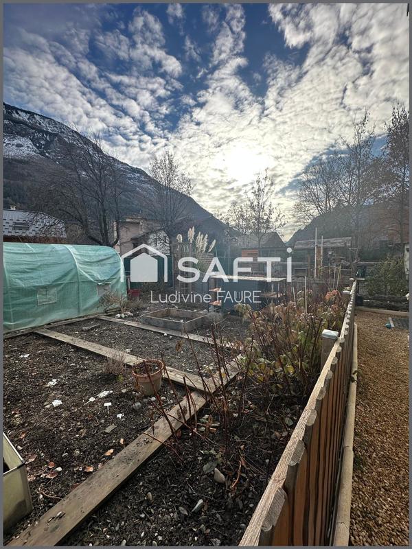 Maison - 95 m² - 5 pièces