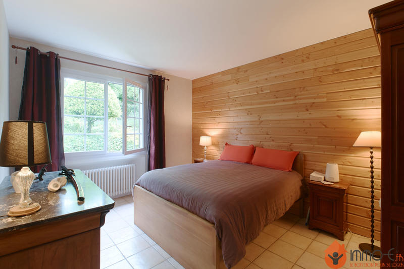 Maison - 270 m² - 10 pièces