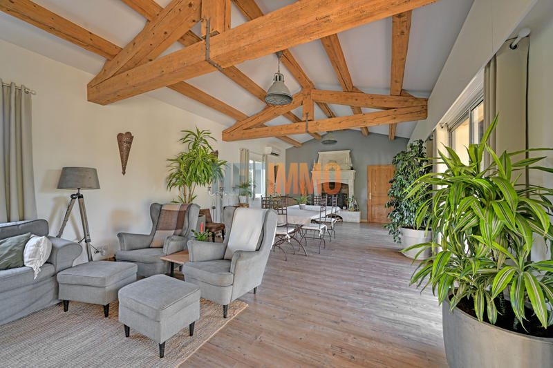 Villa - 215 m² - 8 pièces