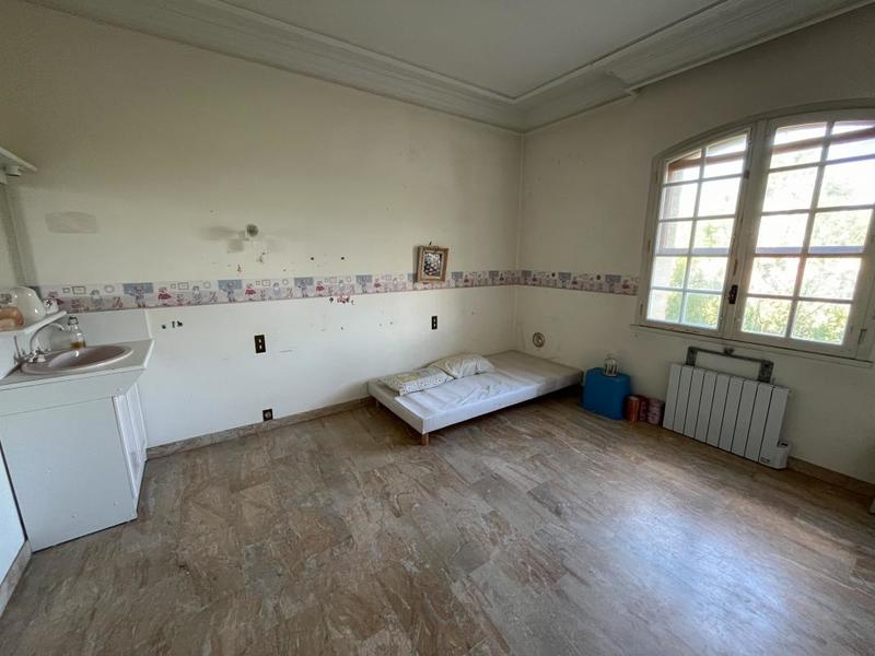 Mas - 261 m² - 6 pièces