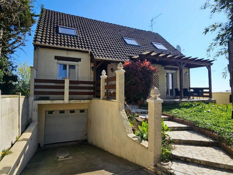 Maison - 177 m² - 8 pièces