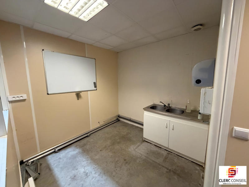 Local d'activités - 200 m²