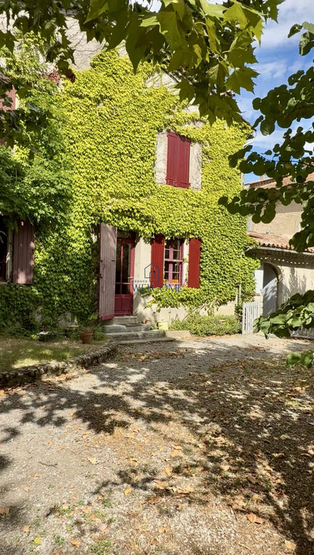 Mas - 600 m² - 12 pièces