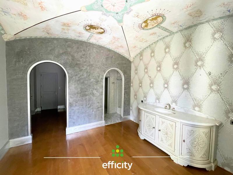 Demeure - 750 m² - 13 pièces