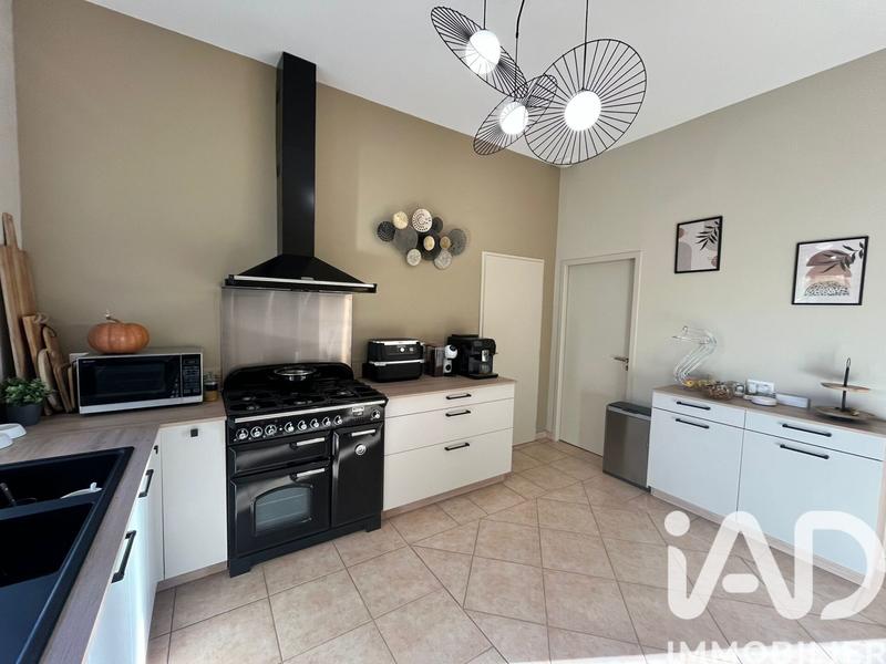 Maison - 199 m² - 7 pièces