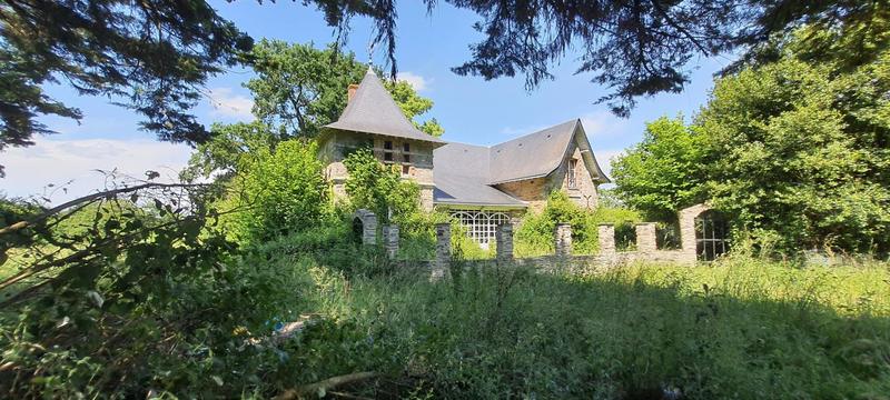 Maison - 341 m² - 14 pièces