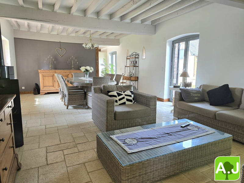 Maison - 180 m² - 8 pièces