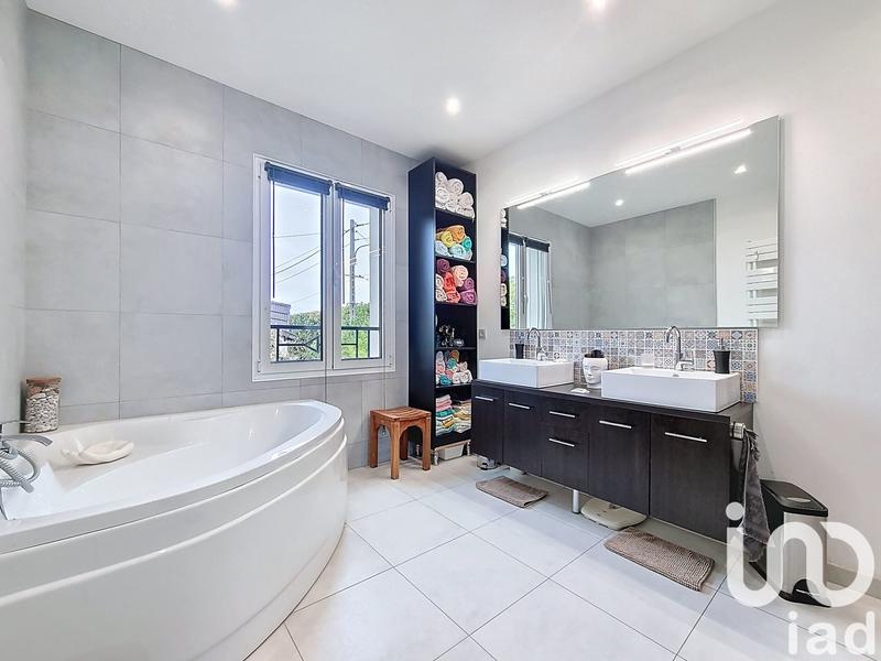 Maison - 130 m² - 7 pièces