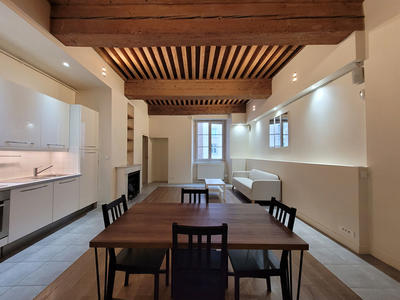 Appartement - 90 m² - 4 pièces