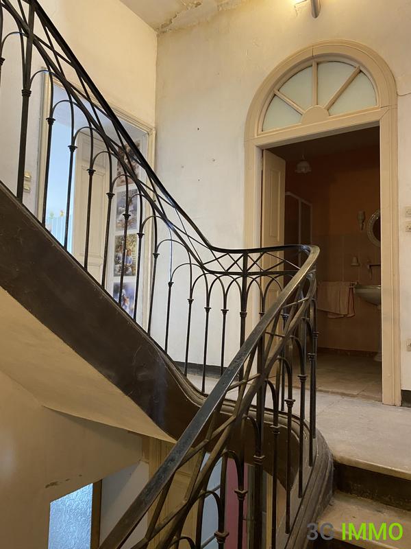 Maison - 254 m² - 8 pièces