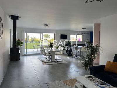 Maison - 121 m² - 5 pièces