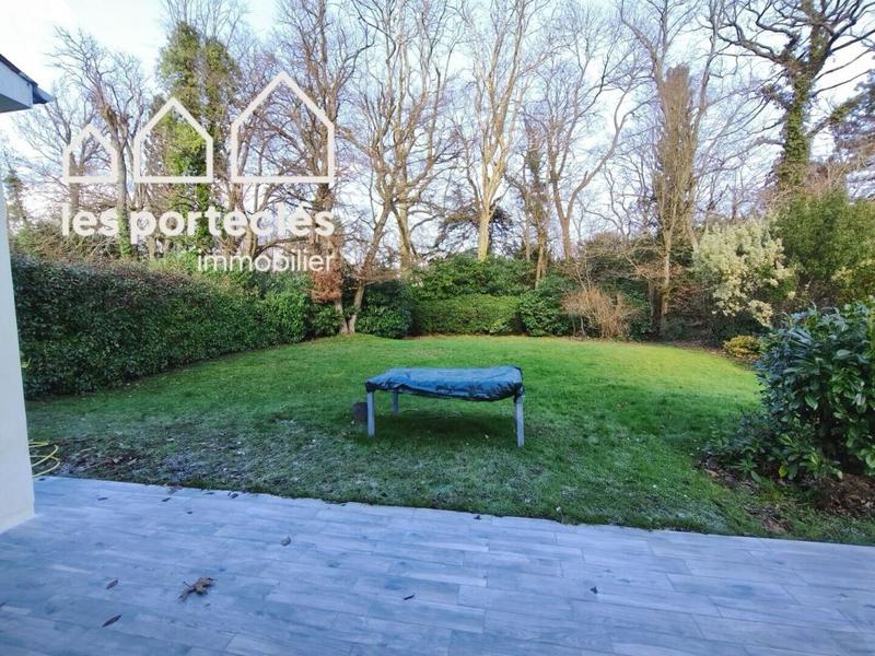 Maison - 179 m² - 7 pièces