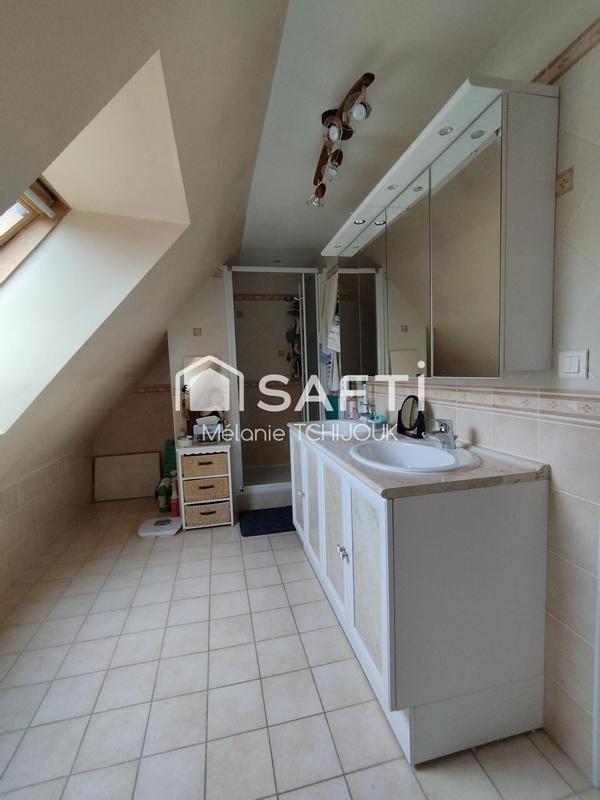 Maison - 215 m² - 9 pièces