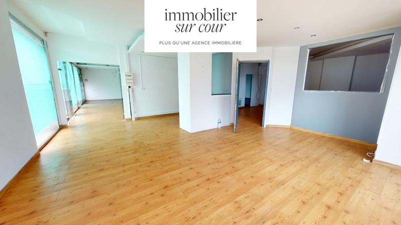 Local d'activité / Entrepôt - 326 m² - 20 pièces