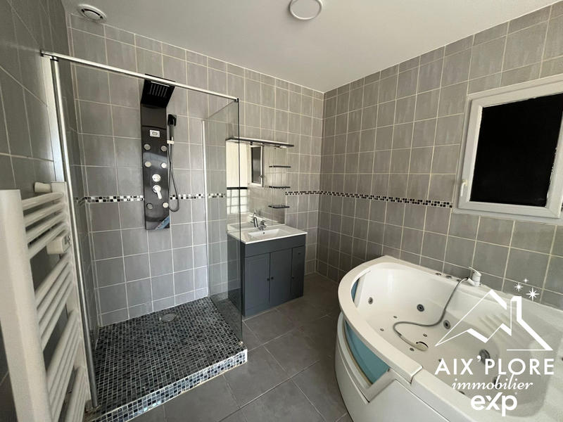 Maison - 180 m² - 6 pièces