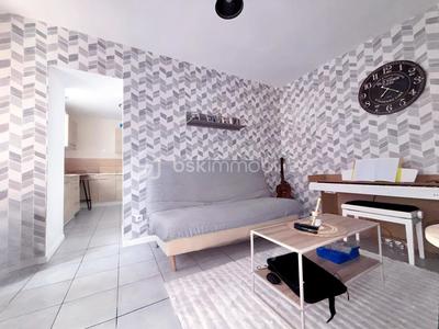 Immeuble - 111 m² - 8 pièces