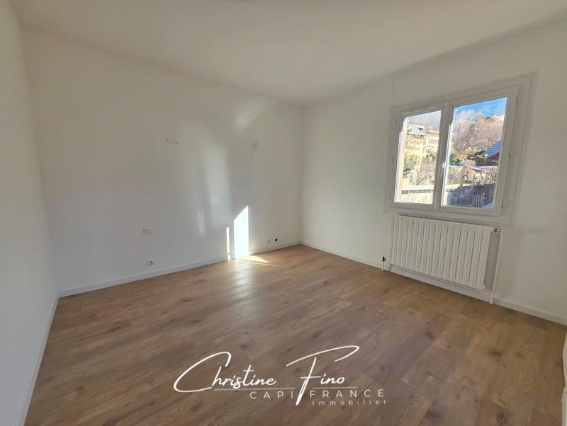 Appartement - 88 m² - 5 pièces