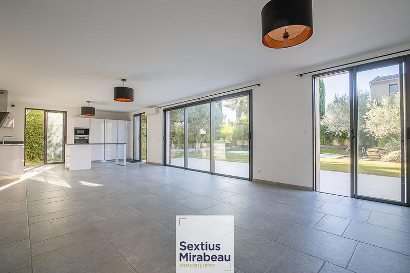 Demeure - 175 m² - 6 pièces