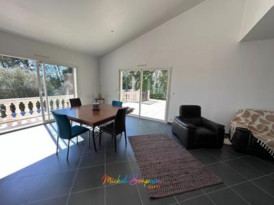 Maison - 230 m² - 7 pièces