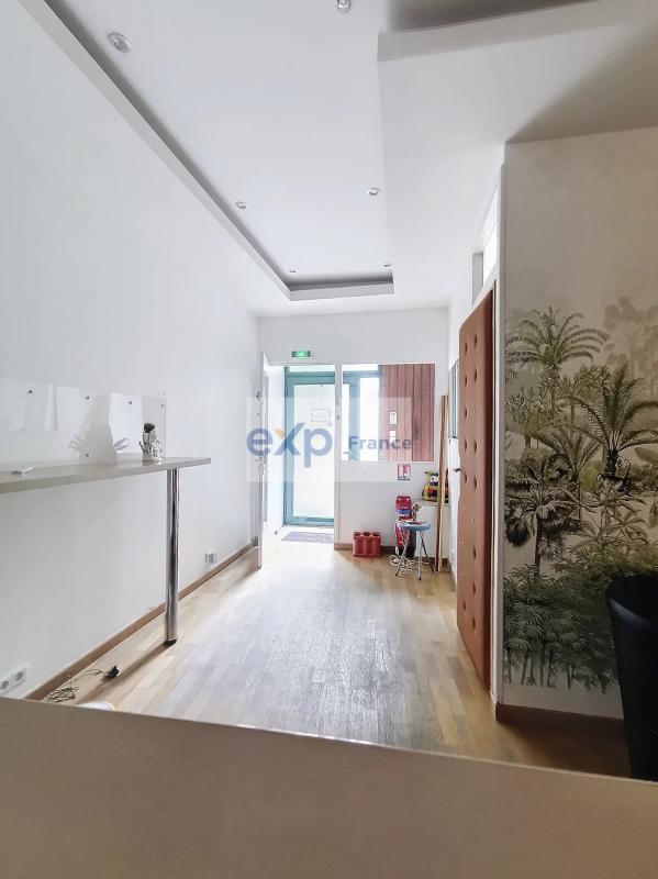 Local commercial - 101 m²