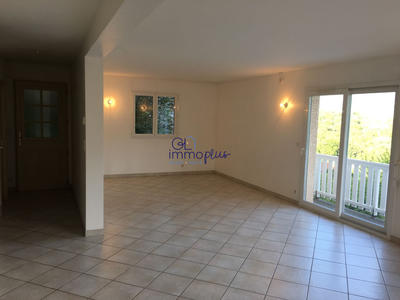 Maison traditionnelle - 107 m² - 5 pièces