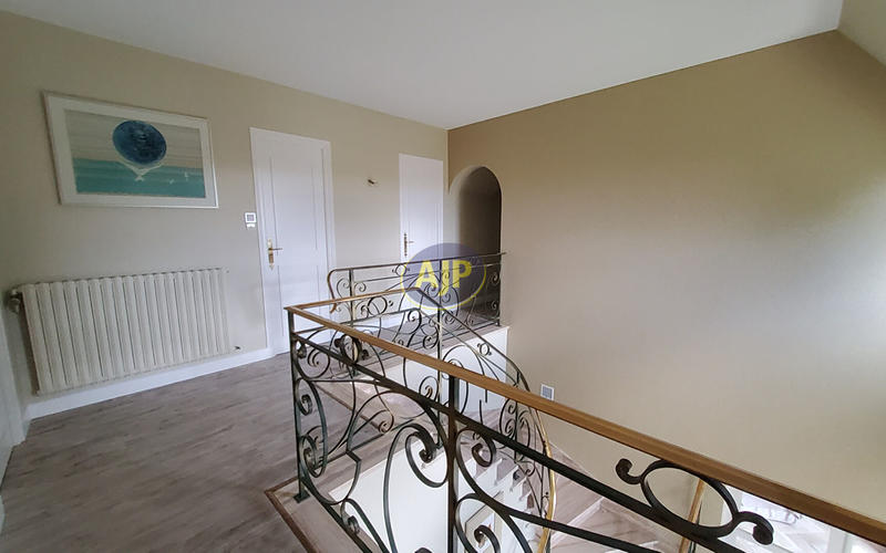 Maison - 178 m² - 7 pièces