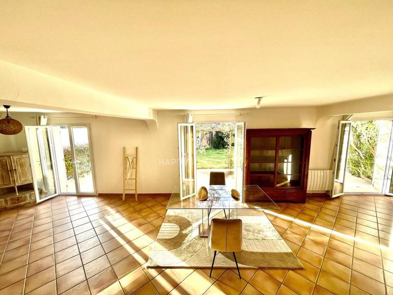 Maison - 211 m² - 7 pièces